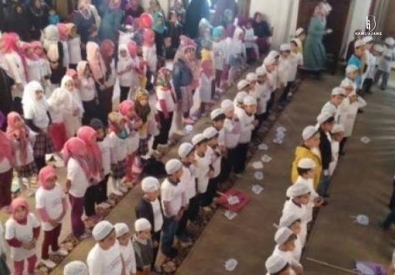 Vakıf ve dernek adı altında medrese!