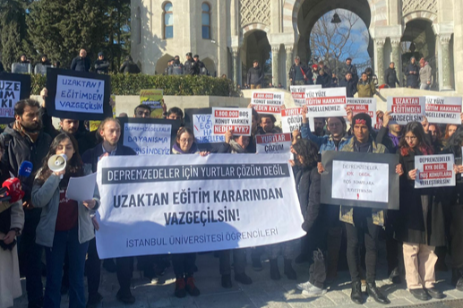 Üniversiteli Öğrencilerden Uzaktan Eğitim Kararına Protesto!