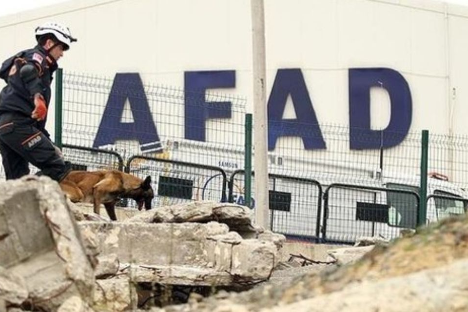 AFAD, depremzedelere 10 bin lira destek ödemesi başlatıldığını duyurdu