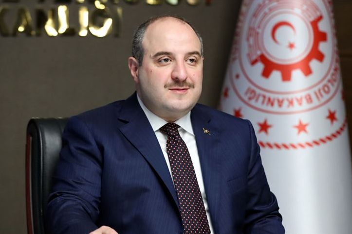 Bakan Varank: “Hayırsever vatandaşlarımız 10 bin depremzede aile için ‘EvimYuvanOlsun’ dedi”