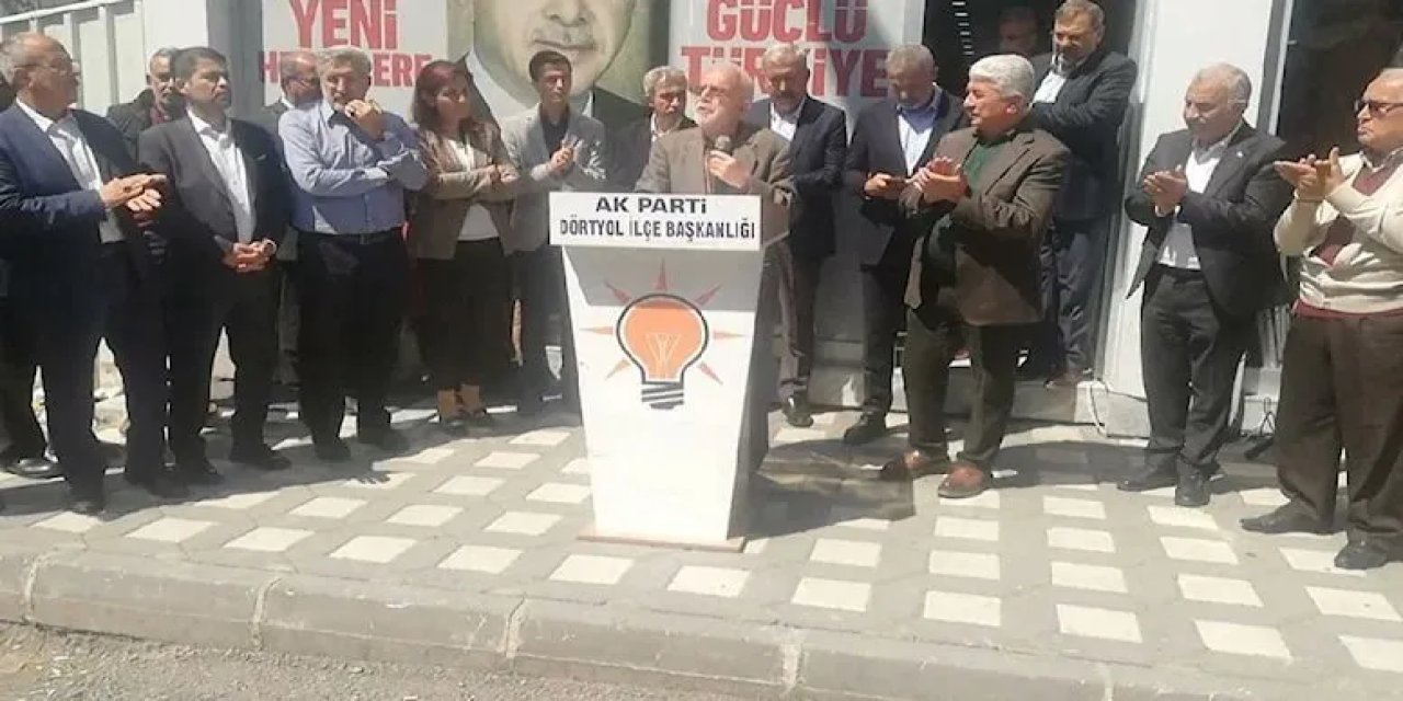 Hatay'da Milletvekili Tanıtım Toplantısında Skandal Sözler :Bu deprem Allah’ın kırbacıdır