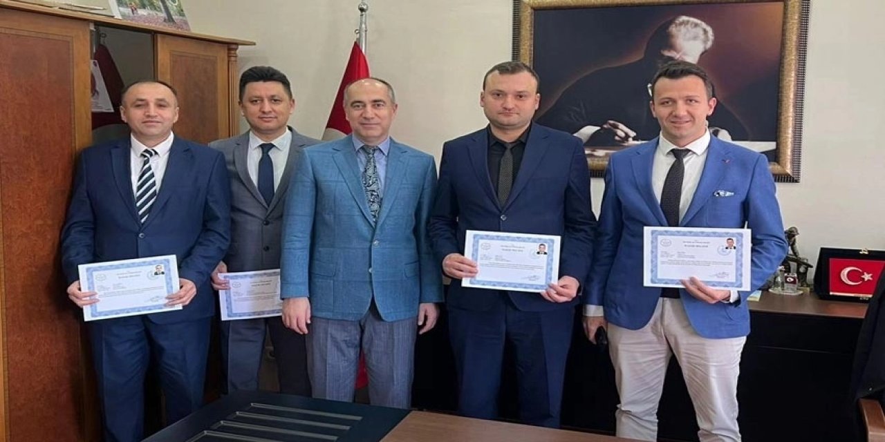Belediyedeki yolsuzluğu çıkartan personele takdir belgesi