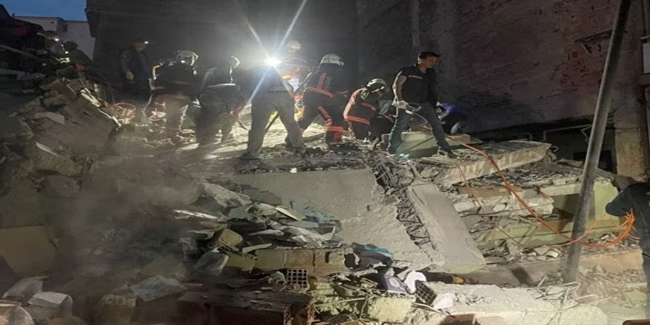 Son Dakika! Malatya’da ağır hasarlı bina çöktü. Arama kurtarma çalışmaları başladı.