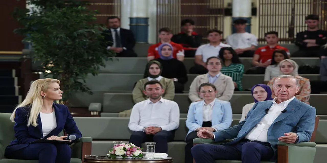 Cumhurbaşkanı Erdoğan gençlerin  sorularını cevapladı. Ekonomiyle ilgili soru dikkat çekti.