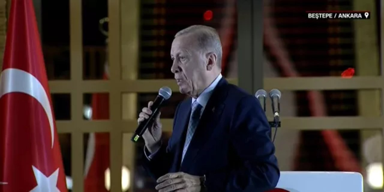 Beştepe'de Erdoğan'dan 'balkon' konuşmasında ekonomi ve sığınmacılarla ilgili net mesajlar