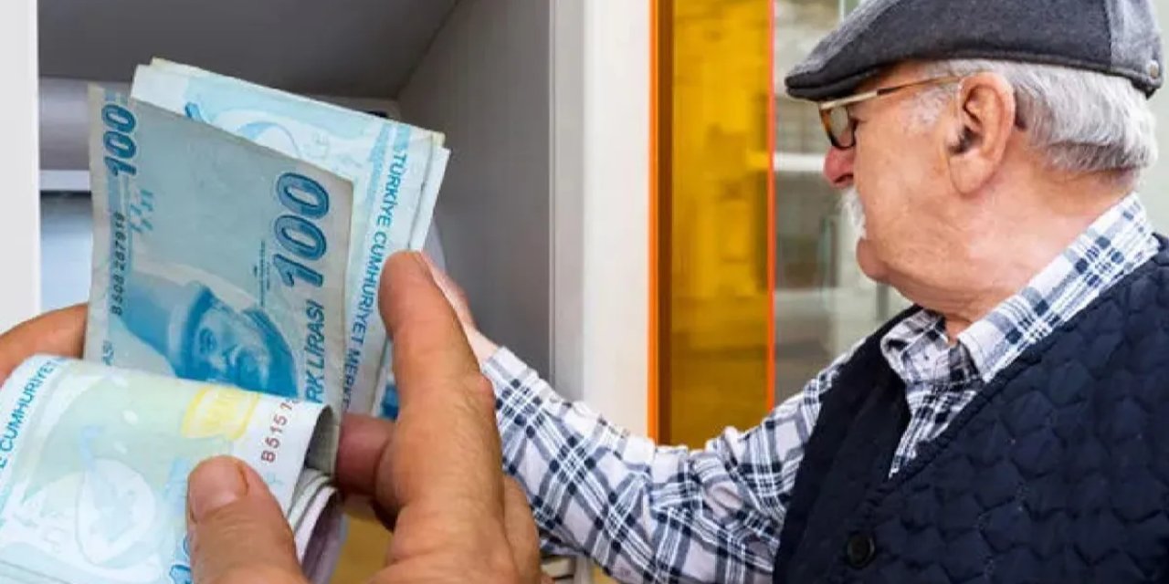 Emeklilere Müjde: Emekli bayram ikramiyesi 3.000 TL oluyor. Maaşlara da enflasyon ayarı yapılacak.