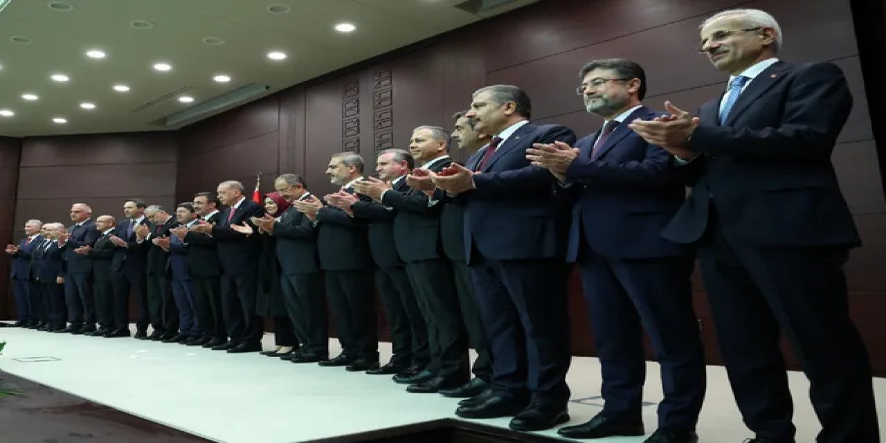 Cumhurbaşkanlığı Kabinesi Resmi Gazete’de yayımlandı