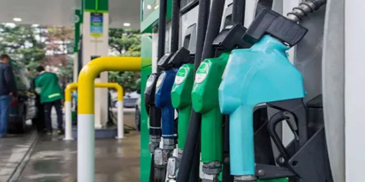 Bu gece yarısı pompa fiyatları değişiyor. Benzin, Motorin ve LPG'ye üçlü zam.