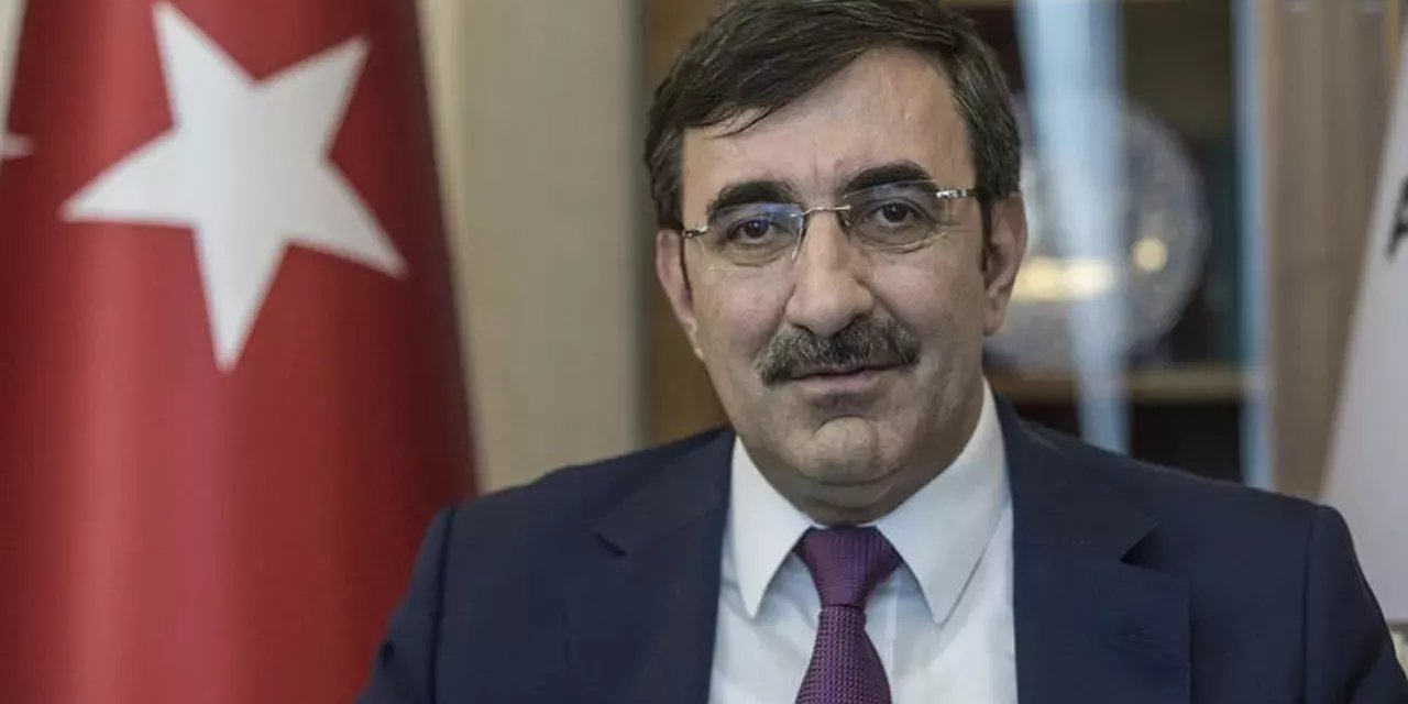 Cumhurbaşkanı Yardımcısı Cevdet Yılmaz'dan flaş asgari ücret açıklaması!
