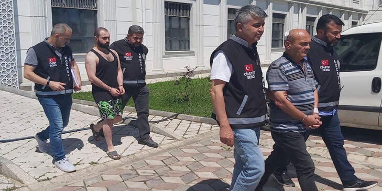 Eşini taciz ettiğini iddia ettiği kişiyi baltayla yaraladı