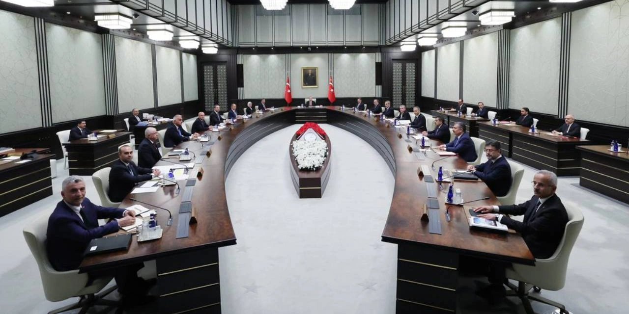 Kabine bugün toplanıyor. Ana gündem ''memur zamları''
