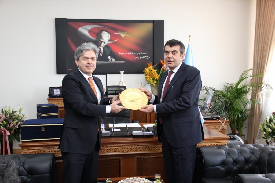 MEB'de Serdivan Doludizgin! Fatura Bakan Yusuf Tekin'e..