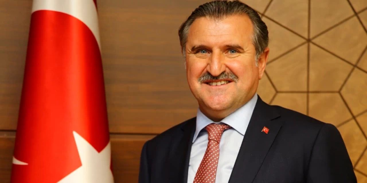 Bakan Bak müjdeyi verdi! Gençlere ÖTV'siz Cep Telefonu İçin Çalışma Tamamlandı...