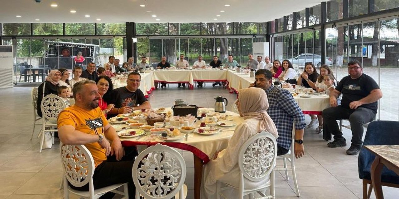 Arifiye Öğretmen Lisesi 1998 mezunları buluştu