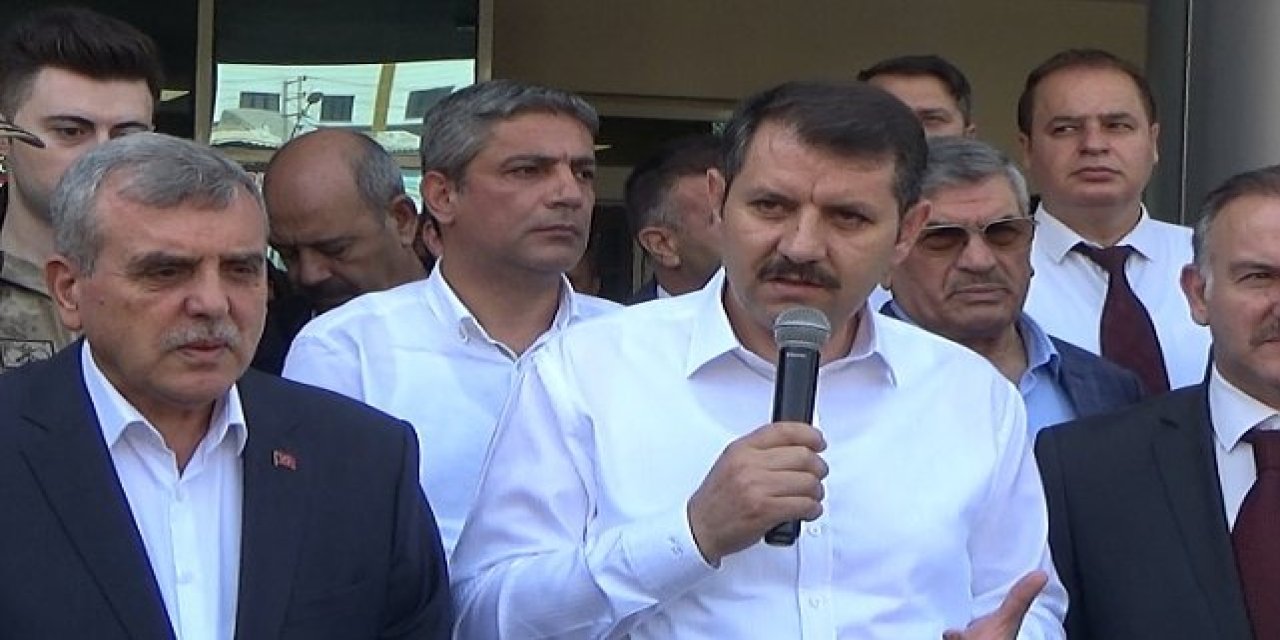 Vali Ayhan Şanlıurfa'dan uğurlanırken duygusal anlar yaşandı. Vali AYHAN İnsanın sevdiğinden ayrılması zordur.