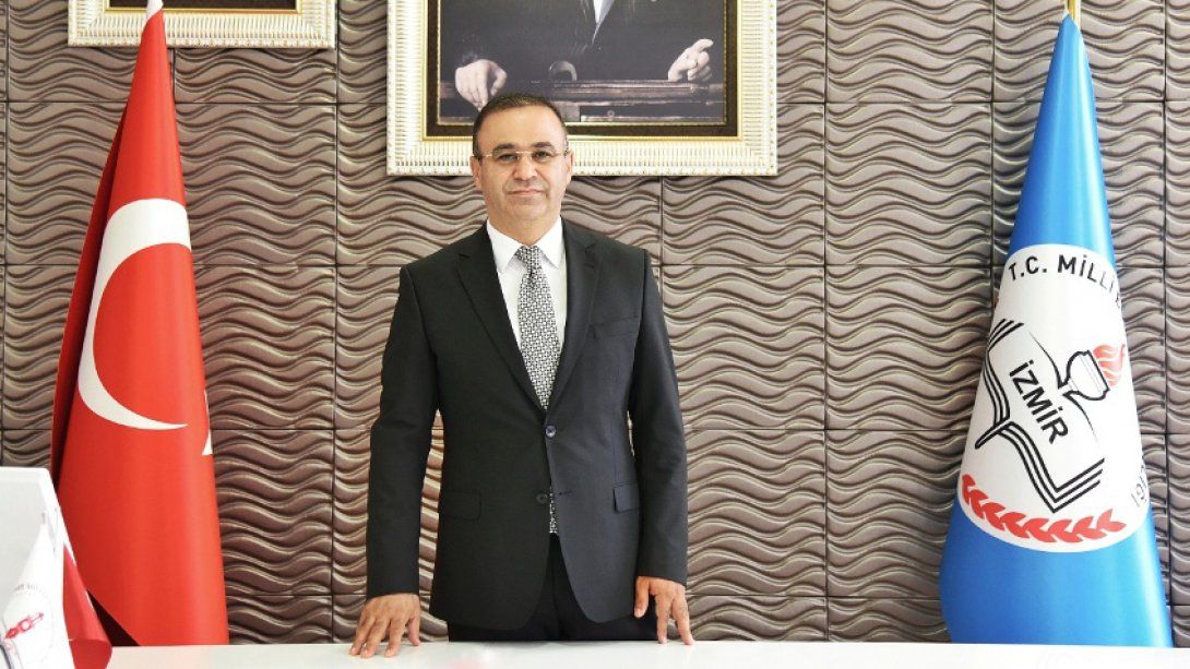400 Bin Tl Bağış Parasıyla Ailesiyle Tatile Giden Ömer Yahşi İstanbul İl Milli Eğitim Müdürü Olur Mu?