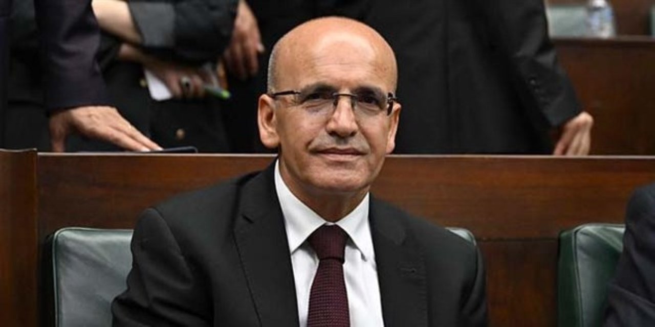 Mehmet Şimşek, gençlere vergisiz telefonla ilgili bilgi verdi