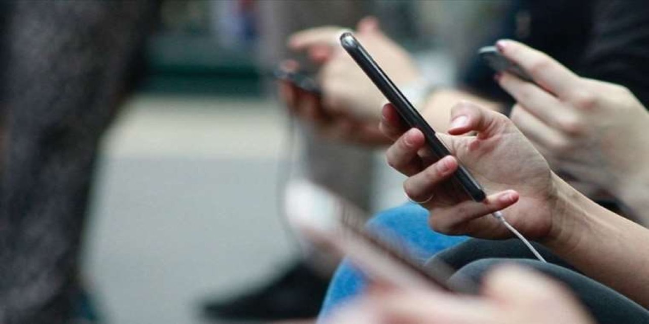 Üniversite öğrencilerine verilecek vergisiz telefon modelleri belli oldu