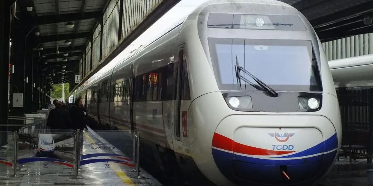 Mersin-Adana tren seferlerine zam ve sıkıntı! Hem azaldı Hem de ücretler arttı!