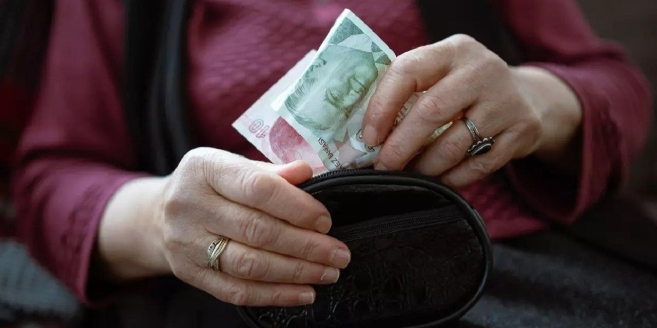 Bu kişilere 5 yıl erken emeklilik geliyor! Sayılı gün kaldı... Şartları taşıyanlara hemen aylık bağlanacak