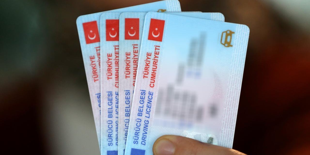 Ehliyet Yaş Sınırları Yeni Yayınlanan Yönetmelikle Düştü!
