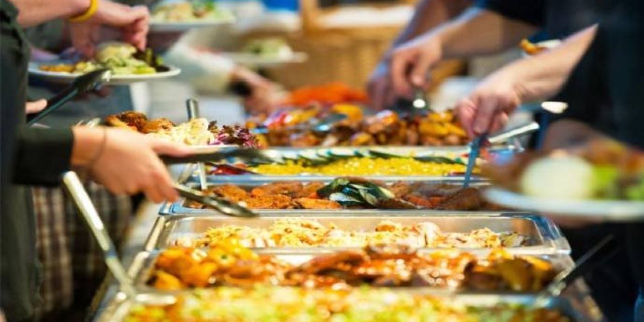 O üniversite de yaşanan yemek ücretlerine büyük zam olayına tepki büyüyor! %200 zam ile öğrenciler aç mı kalacak?