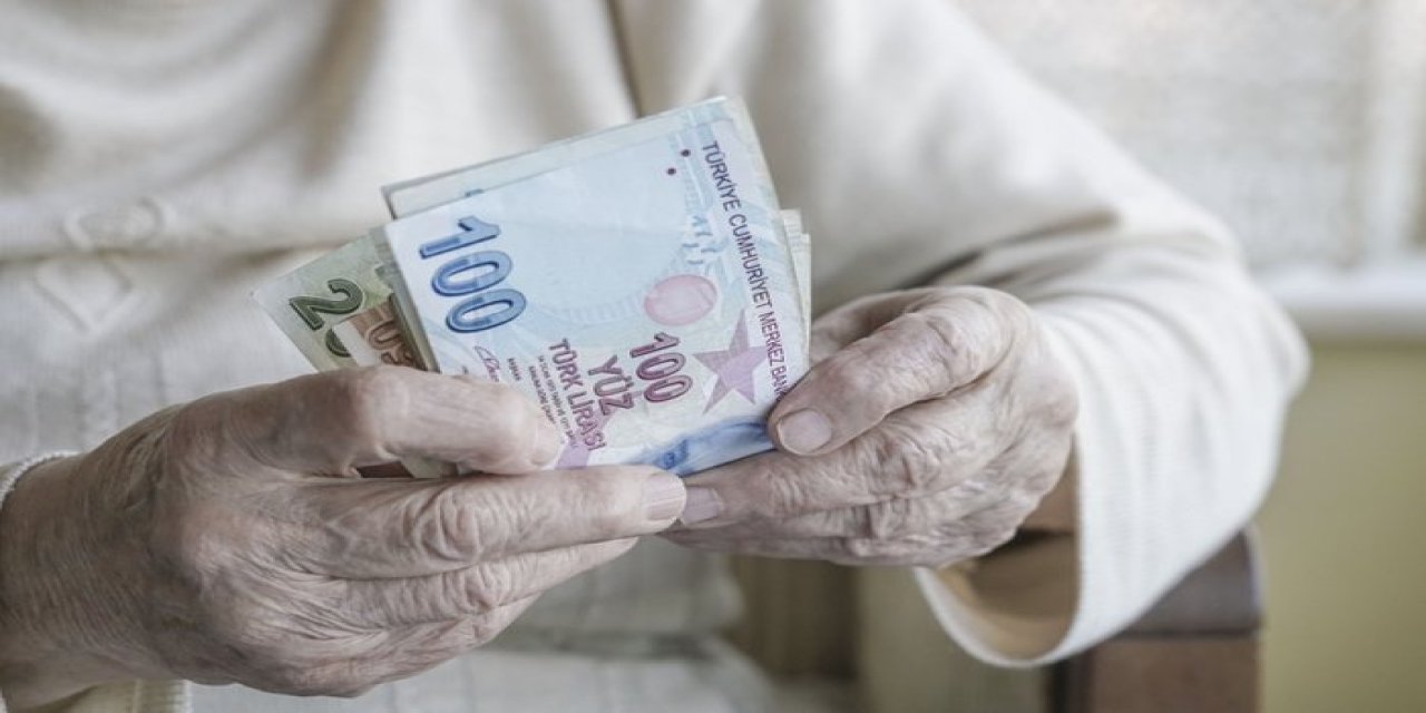 Emekliye çifte zam geliyor: Kasım ve Ocak'ta maaşlarda iyileştirme yapılacak