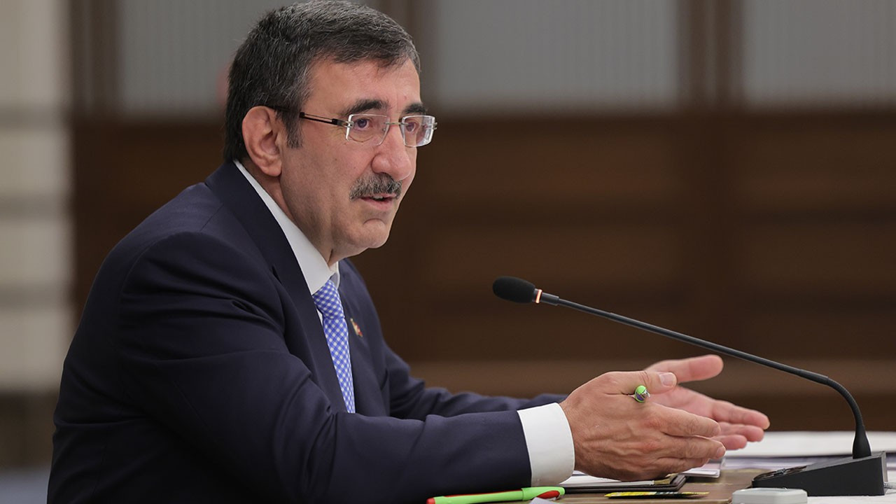 Cumhurbaşkanı Yardımcısı Cevdet Yılmaz açıkladı! Emeklilik yaşı yükseltilmeyecek!
