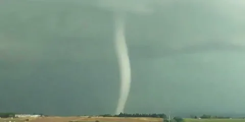Meteoroloji’den hortum uyarısı geldi! O illerde yaşayanlar zor saatler geçirebilir...