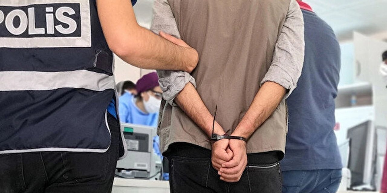 Öğretmenlere şiddet devam ediyor. Veliler okulu basıp  3 öğretmeni darp etti.