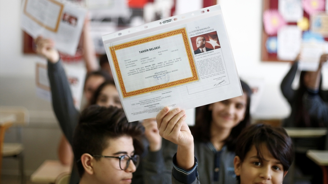 2025 Yıl Sonu Karnesi İçin Örnek Karne Görüşleri