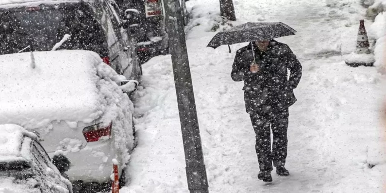 Meteorolojiden Bu İllerimize Kuvvetli Kar Uyarısı! Lapa Lapa Yağacak Yollar Kapanacak!