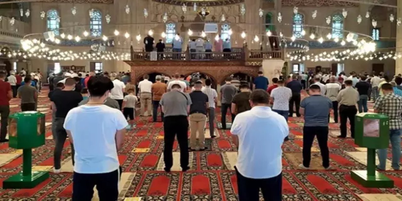 Hoş Geldin Ramazan: İslam'a Göre Teravih Namazı Farz mı?