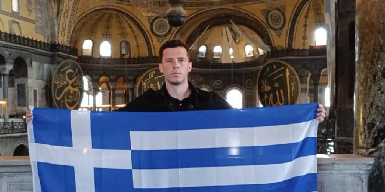 İstanbul Ayasofya'da Yunanistan bayrağı açarak "Sevgili şehrim sonsuza kadar Yunan"