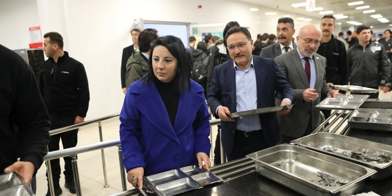 Kayseri Valisi Gökmen Çiçek 80 İlin Valisine Örnek Olmalıdır;Öğrencilerle iftar ve samimiyet…