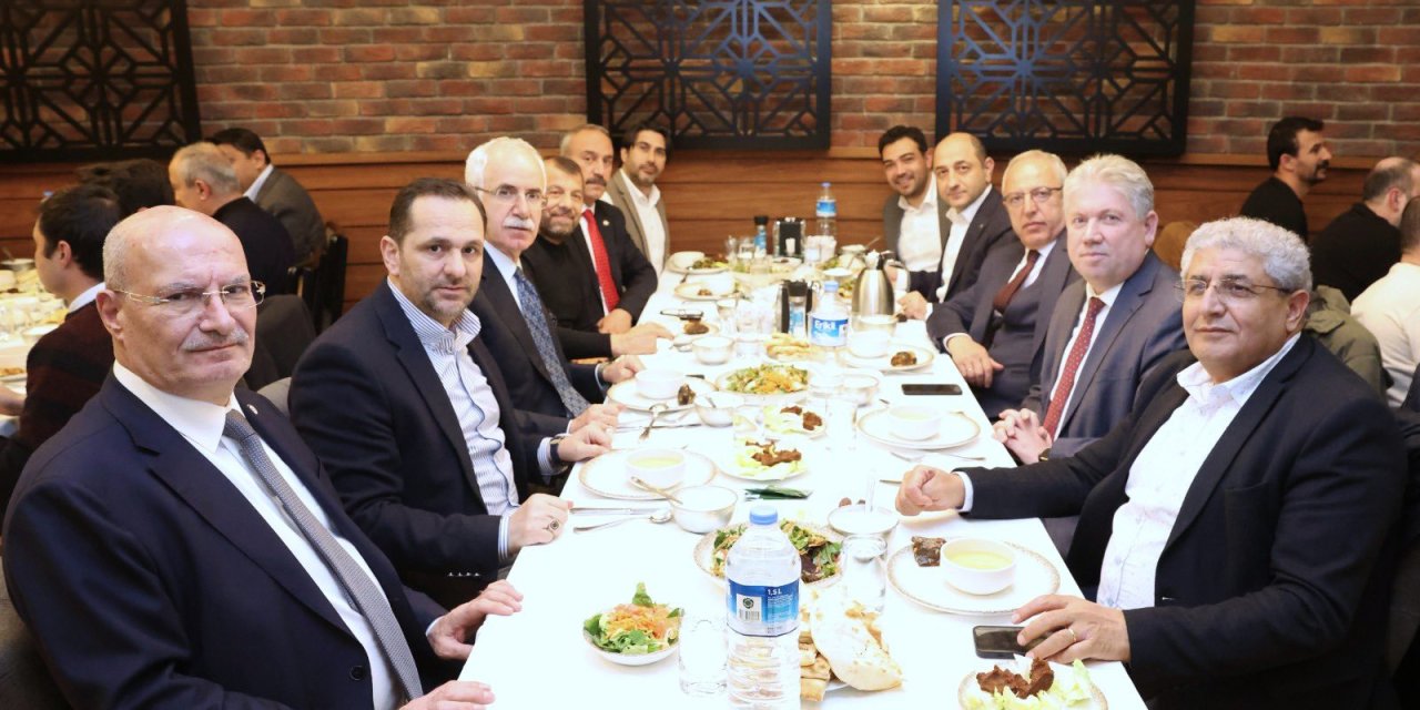 ATO Başkanı Gürsel Baran'ın Aile Şirketinin İftar Yemeğinde İsrail Malı İkramı.