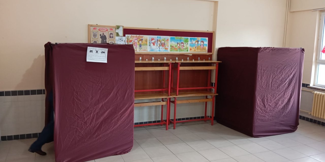 31 Mart Yerel Seçimlerinde Oy Verme İşlemi Başladı: İşte Yurttan Manzaralar