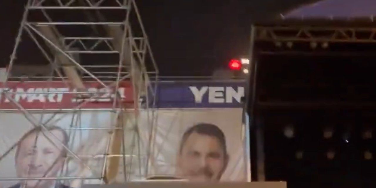 AKP’nin İstanbul İl Başkanlığı’nda seçim kutlamaları ve Murat Kurum için sahne kuruldu