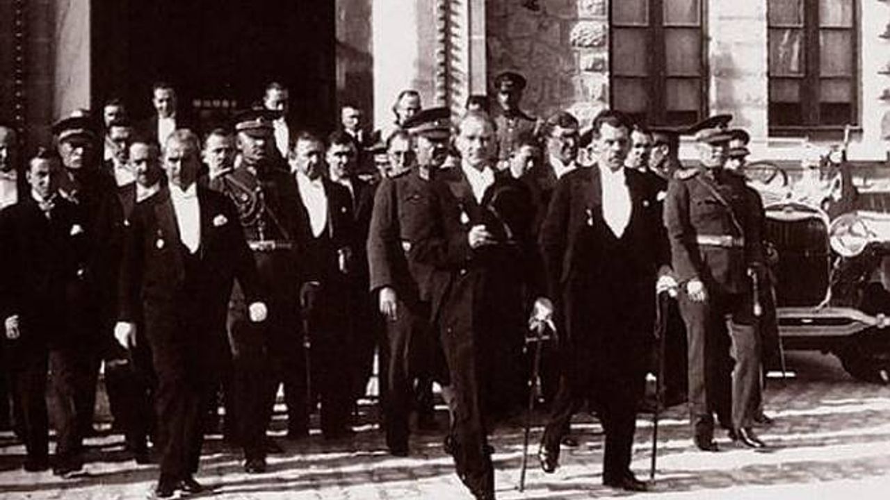 ataturk-un-en-buyuk-eseri-turkiye-cumhuriyeti-99-yasinda-1eb3c-001.jpg