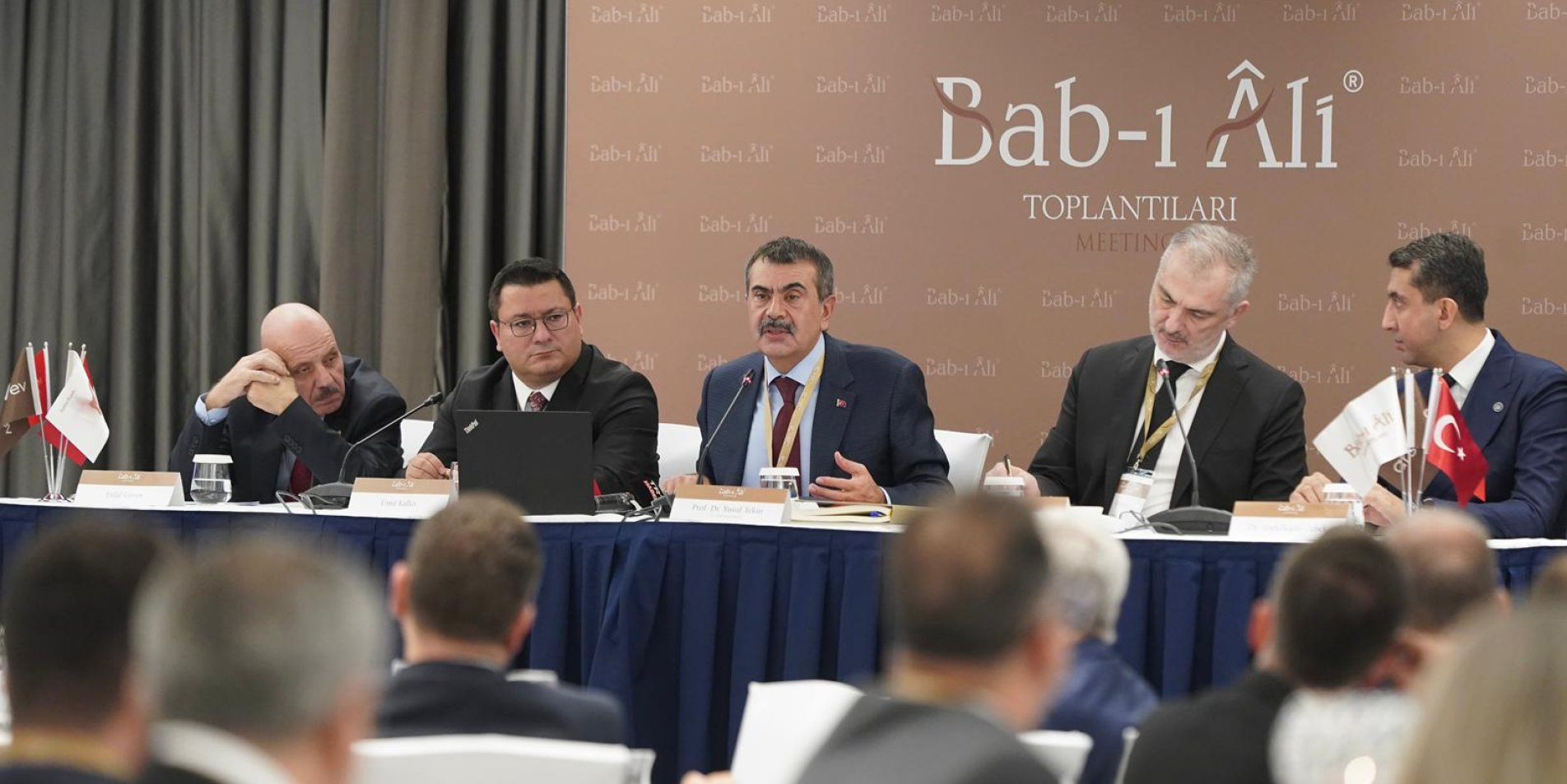 24094203-bakan-tekyn-bab-i-aly-toplantilarinin-konuyu-oldu.jpg